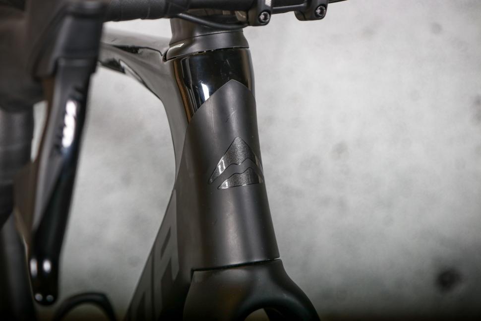2023 Merida Reacto 7000 - head tube badge.jpg