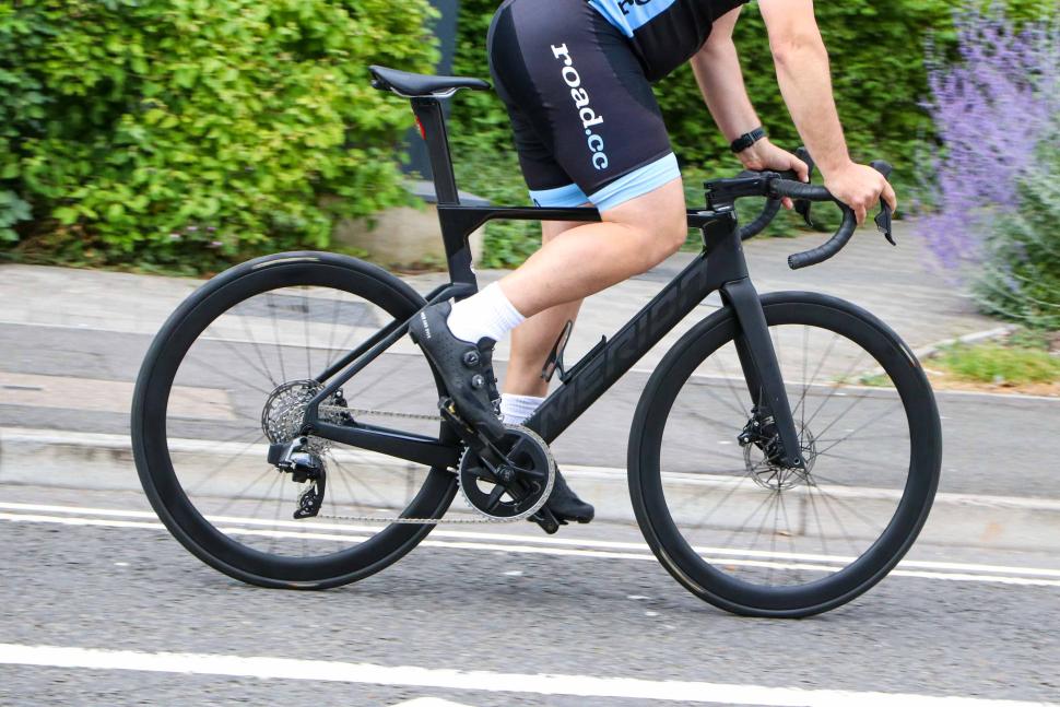 2023 Merida Reacto 7000 - riding 3.jpg