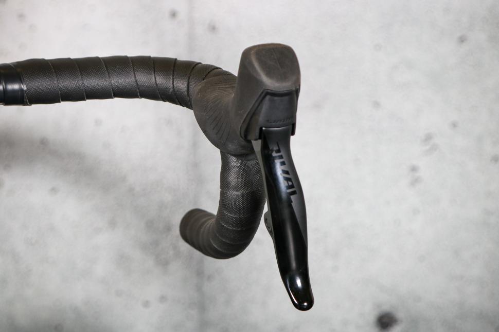 2023 Merida Reacto 7000 - SRAM lever.jpg