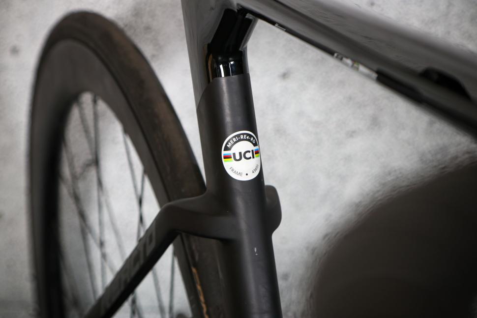 2023 Merida Reacto 7000 - UCI badge.jpg