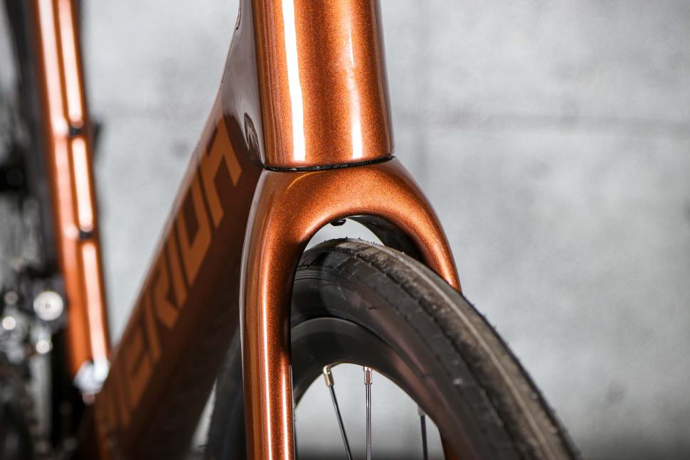 2023 Merida Scultura Endurance 4000 - fork clearance.jpg