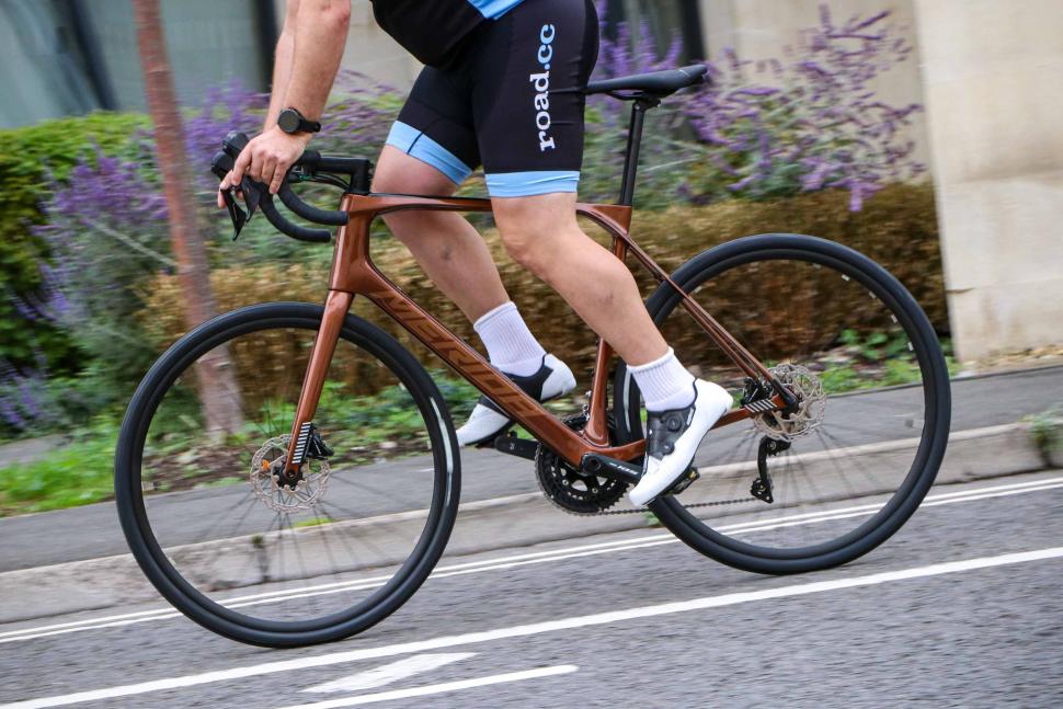 2023 Merida Scultura Endurance 4000 - riding 4.jpg