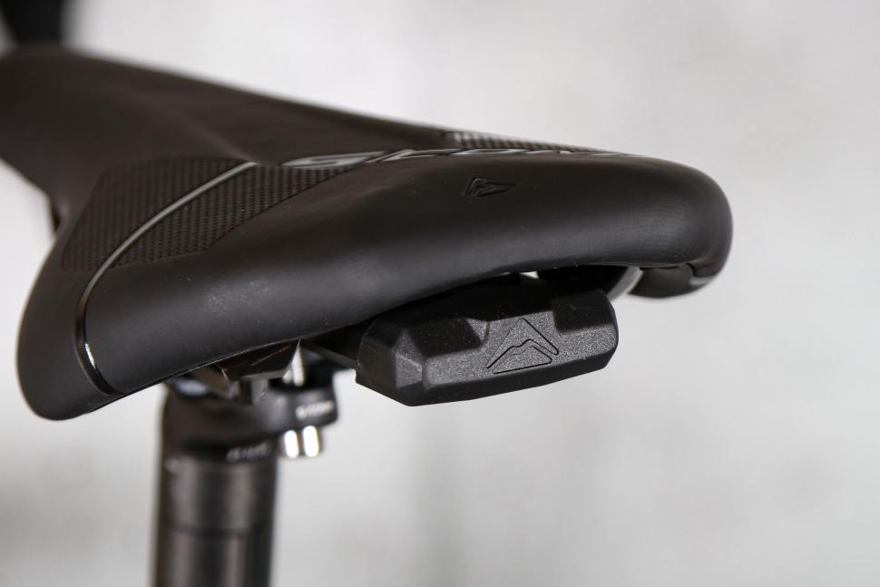 2023 Merida Scultura Endurance 4000 - saddle detail.jpg
