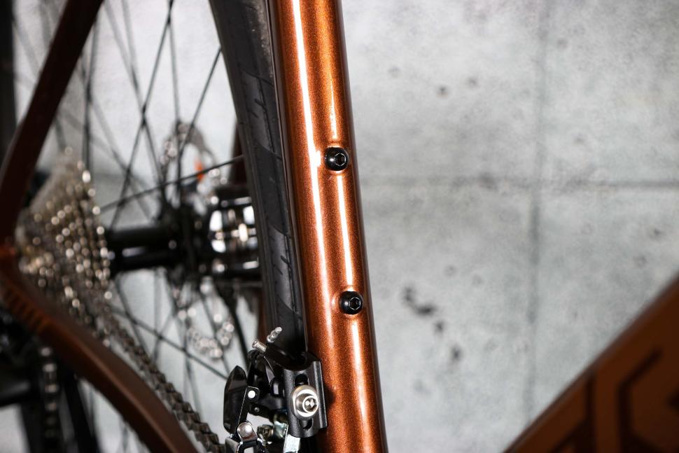 2023 Merida Scultura Endurance 4000 - seat tube bosses.jpg