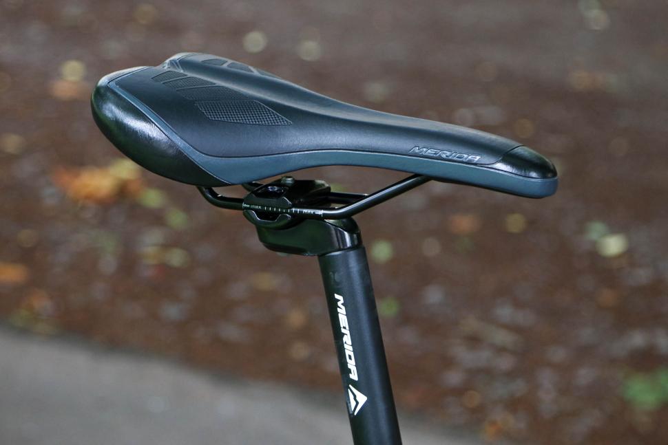 2023 Merida Speeder 20D - saddle and post.jpg