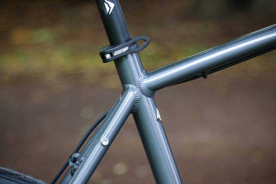 2023 Merida Speeder 20D - seat tube junction.jpg