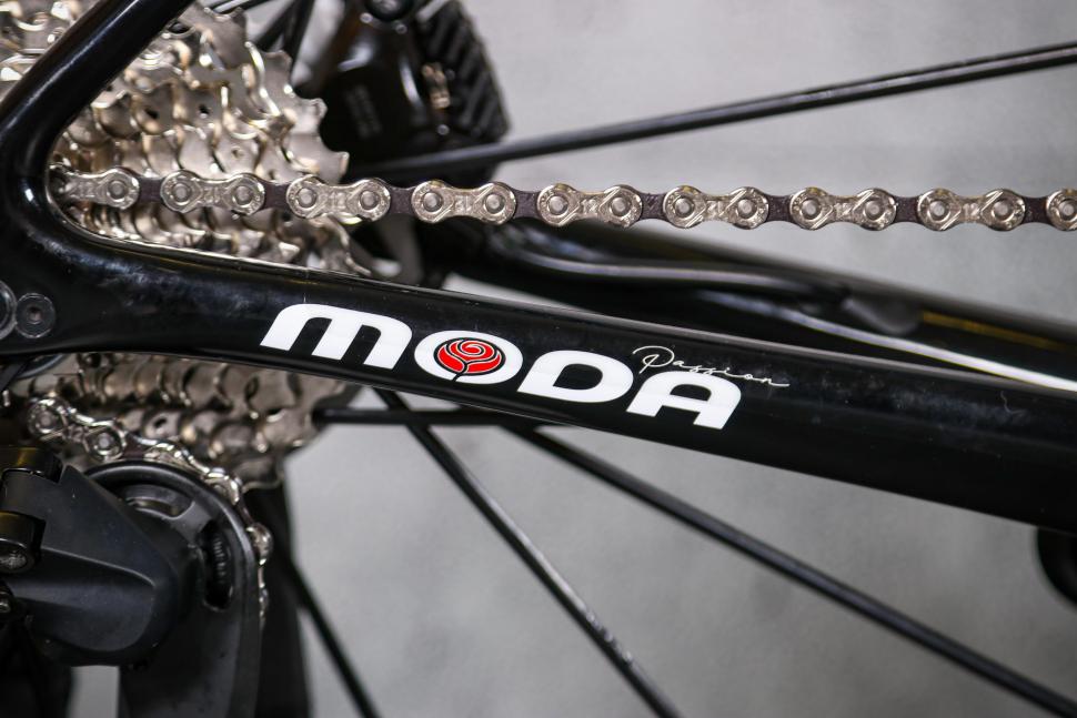 2023 Moda Stretto - chain stay.jpg