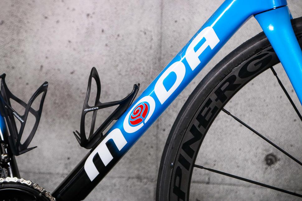 2023 Moda Stretto - down tube.jpg