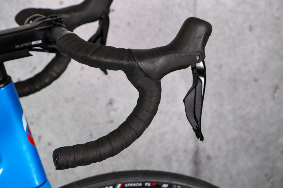 2023 Moda Stretto - drop bar and lever.jpg