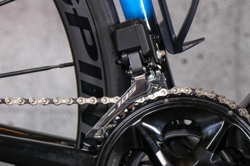 2023 Moda Stretto - front mech.jpg
