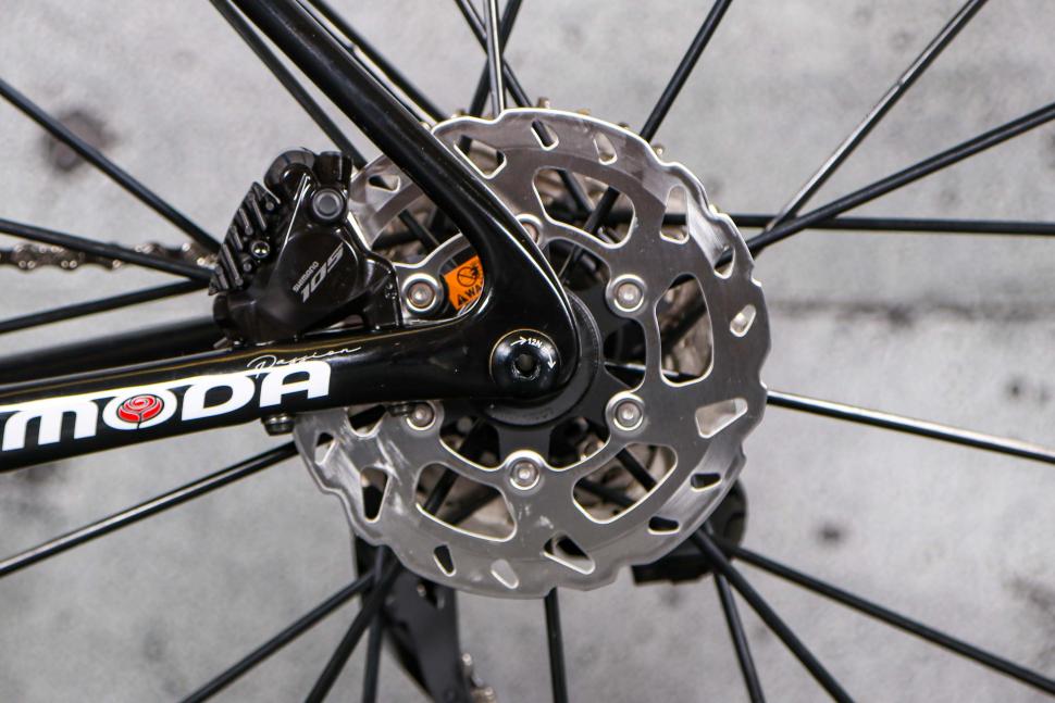 2023 Moda Stretto - rear disc brake.jpg