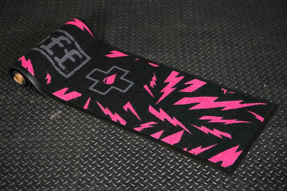 2023 Muc-Off Absorbent Bike Mat - unrolled.jpg