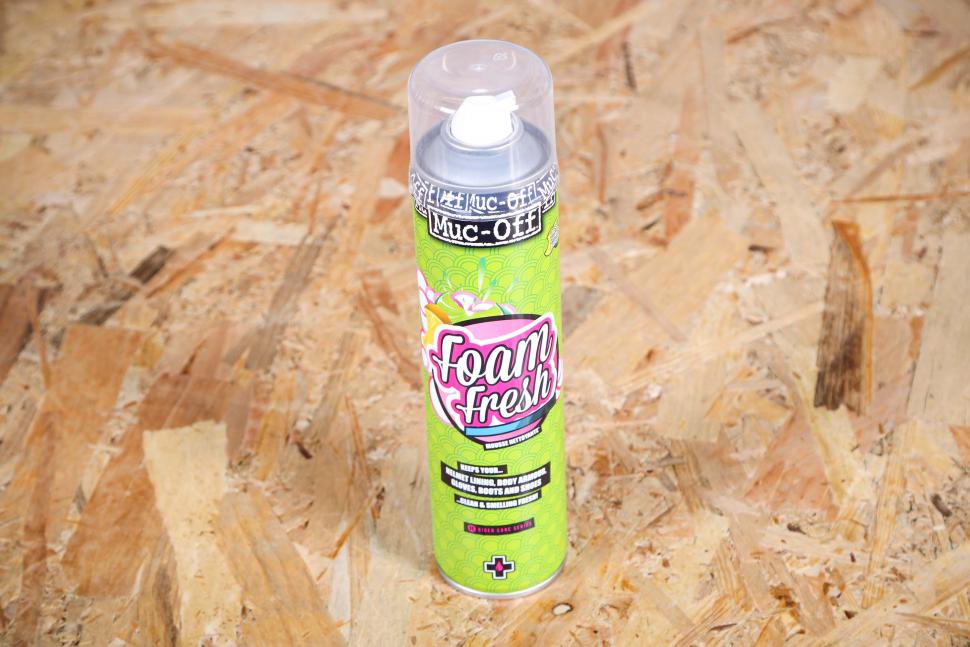 2023 Muc-Off Helmet Care Kit - Foam Fresh.jpg