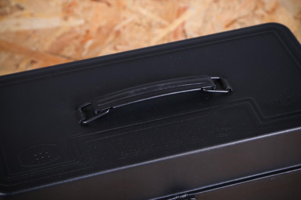 2023 Muc-Off Metal Utility Toolbox - handle.jpg