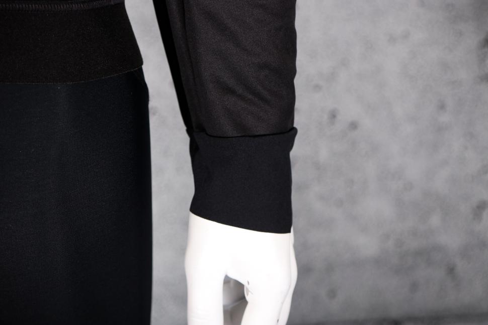 2023 Nalini Ergo Shield Jacket - cuff.jpg