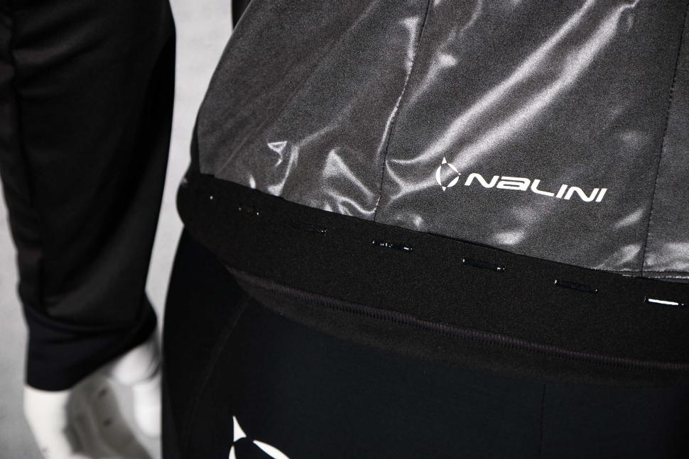 2023 Nalini Ergo Shield Jacket - gripper.jpg