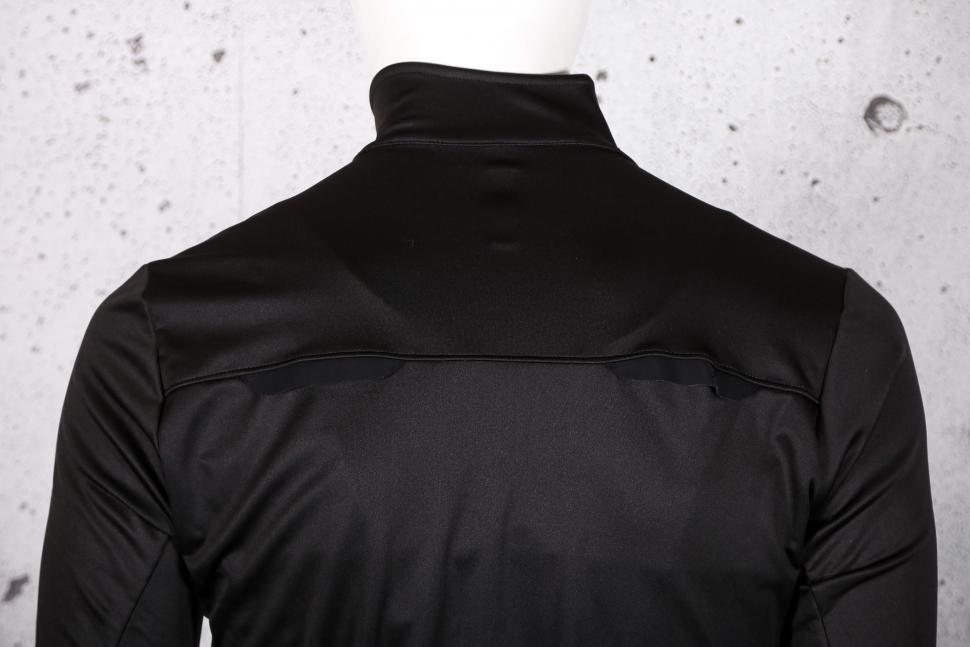 2023 Nalini Ergo Shield Jacket - shoulders.jpg