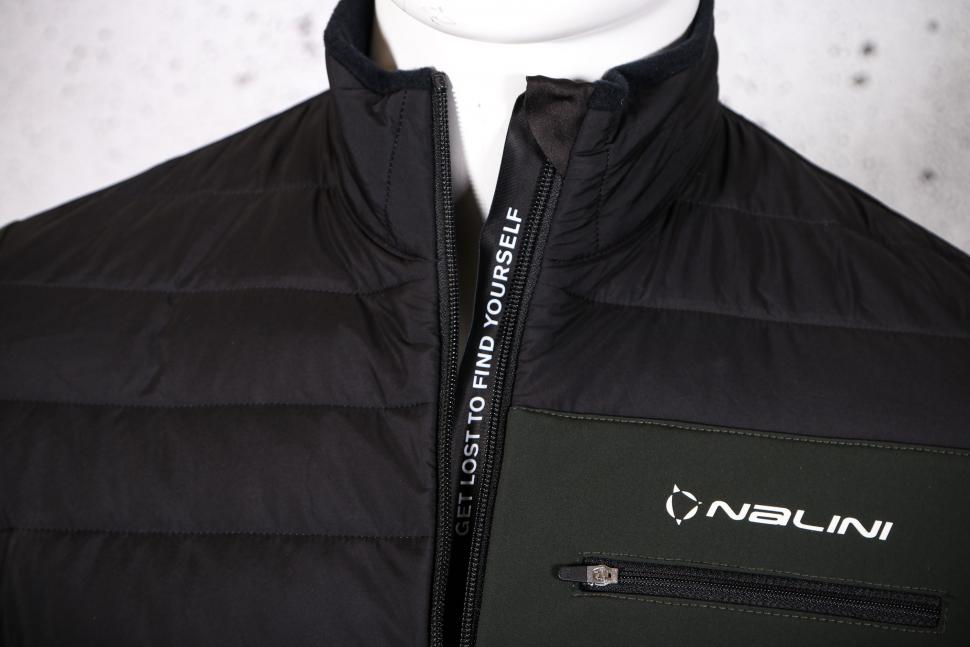 2023 Nalini New Adventures Jacket - collar 2.jpg