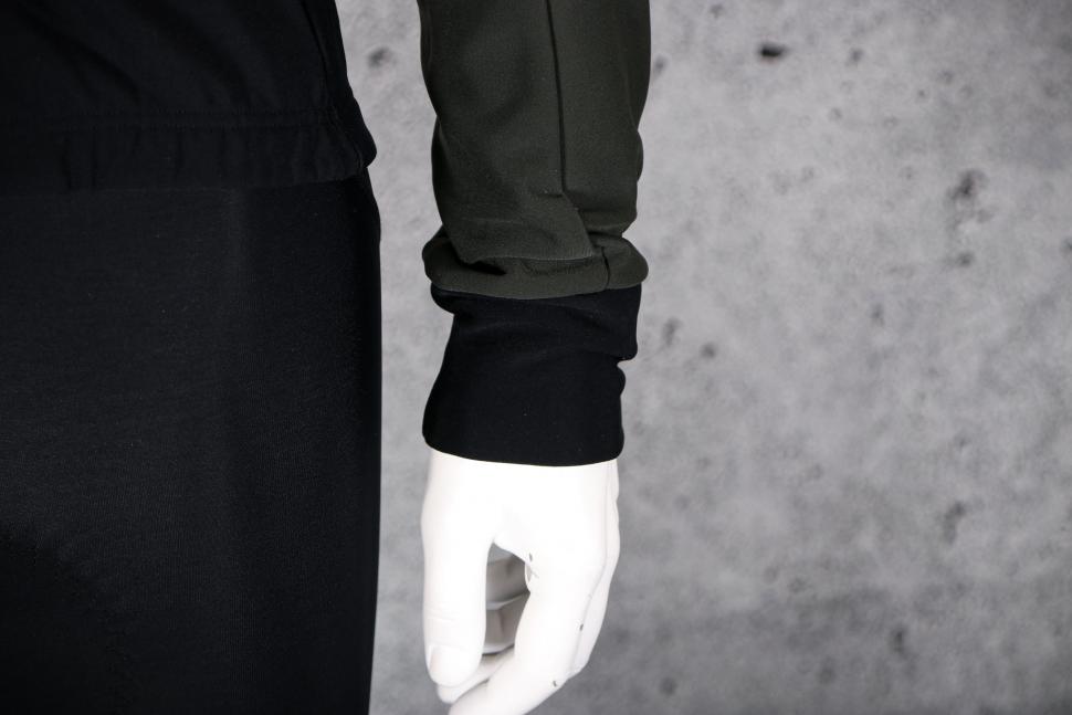 2023 Nalini New Adventures Jacket - cuff.jpg