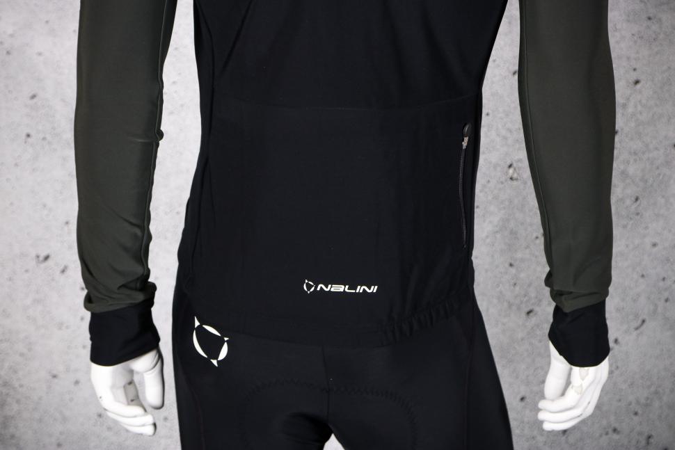 2023 Nalini New Adventures Jacket - pockets.jpg