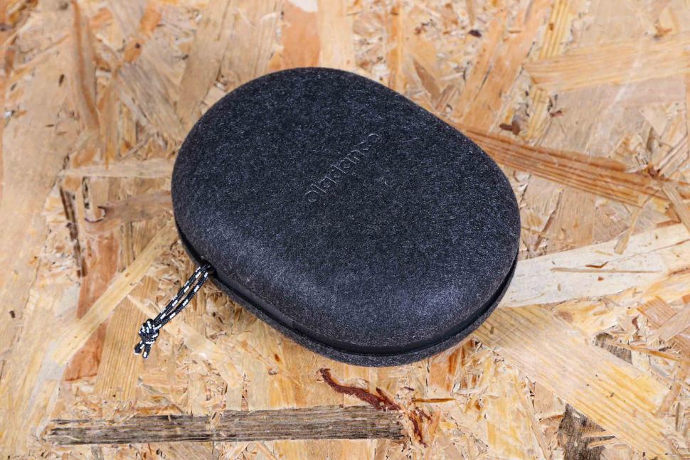 2023 Oladance OWS Sports headphone - case 1.jpg