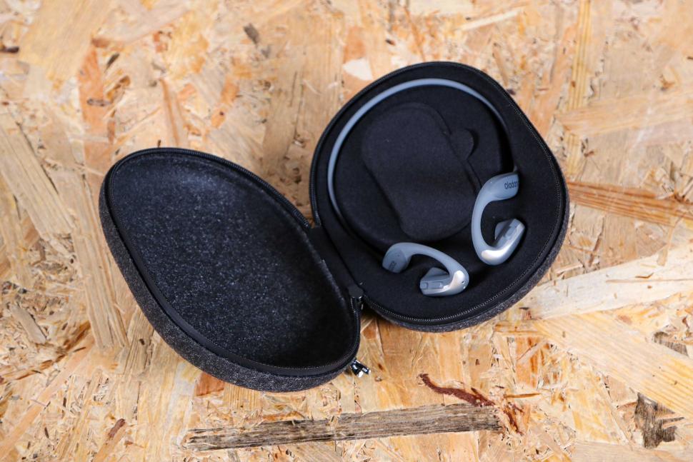 2023 Oladance OWS Sports headphone - case 2.jpg