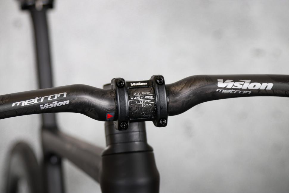 2023 Orro 2024 Gold STC Force D2 Etap AXS Tailormade - bars 2.jpg