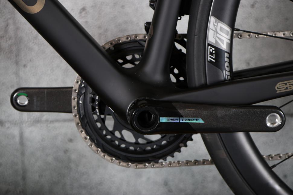 2023 Orro 2024 Gold STC Force D2 Etap AXS Tailormade - bottom bracket.jpg