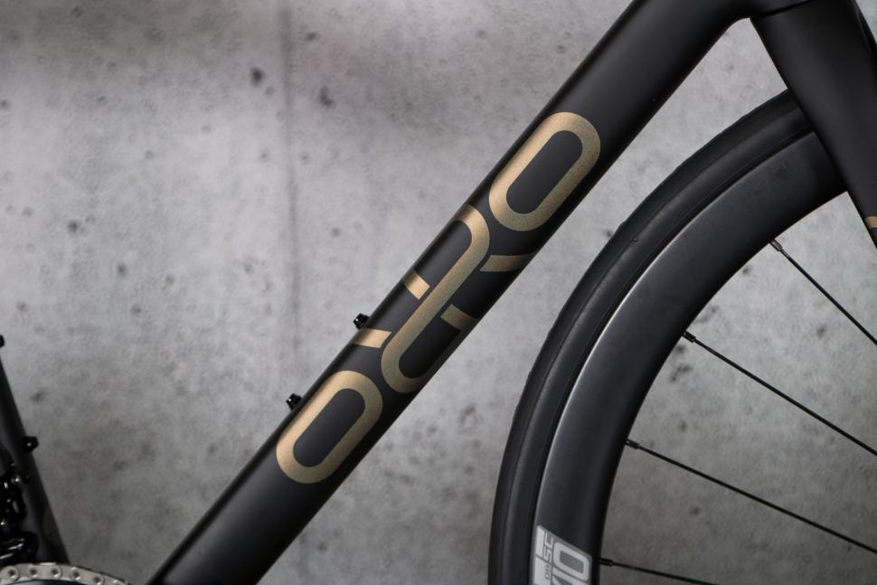 2023 Orro 2024 Gold STC Force D2 Etap AXS Tailormade - downtube.jpg