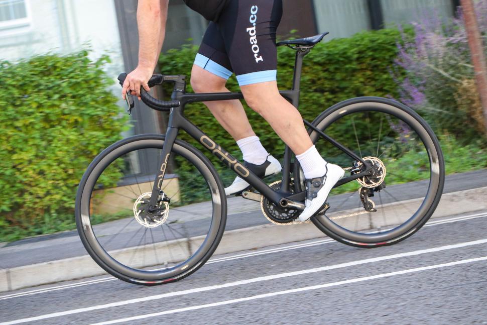 2023 Orro 2024 Gold STC Force D2 Etap AXS Tailormade - riding 5.jpg