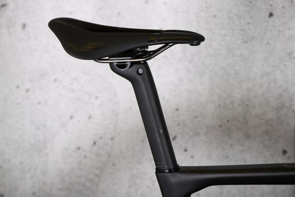 2023 Orro 2024 Gold STC Force D2 Etap AXS Tailormade - saddle and seat post.jpg