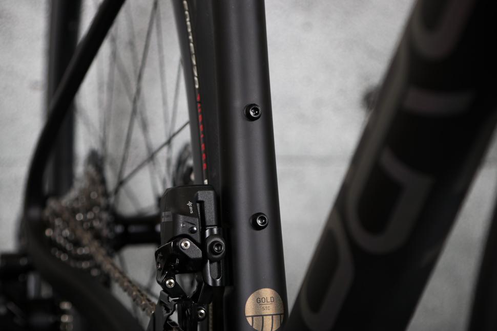 2023 Orro 2024 Gold STC Force D2 Etap AXS Tailormade - seat tube bosses.jpg