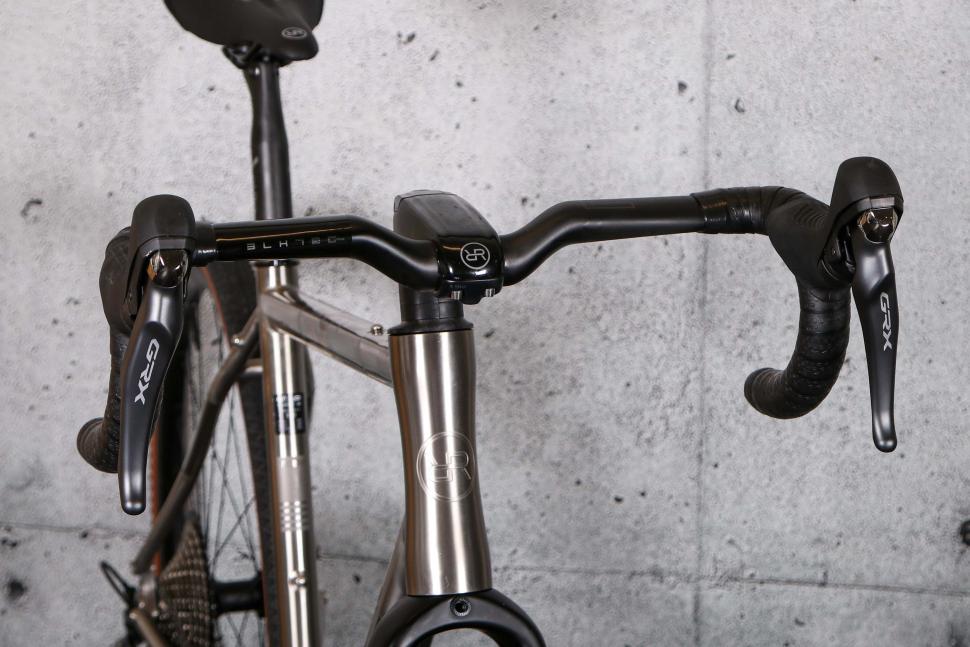 2023 Orro Terra Ti GRX800 - bars 1.jpg