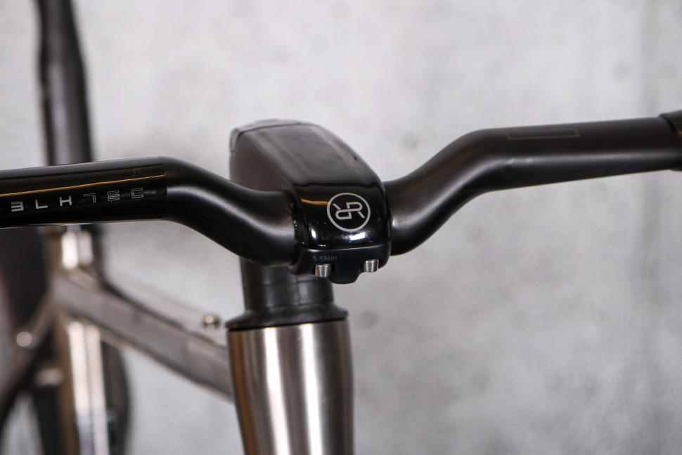 2023 Orro Terra Ti GRX800 - bars 2.jpg