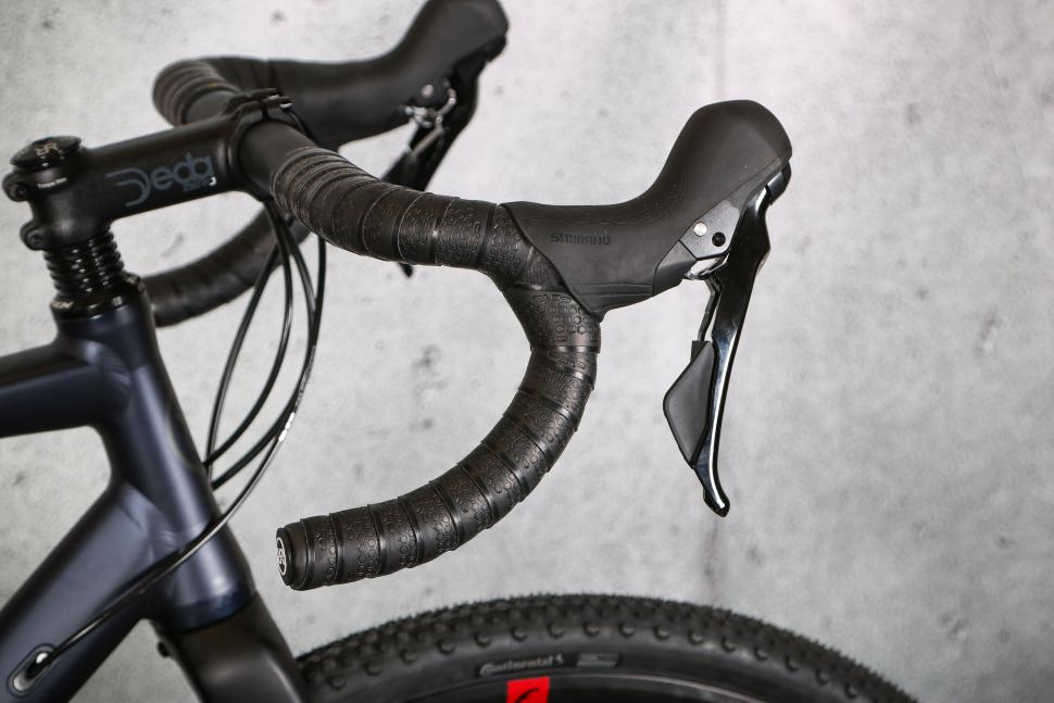 2023 Orro Terra X GRX400 - drop bar and lever.jpg