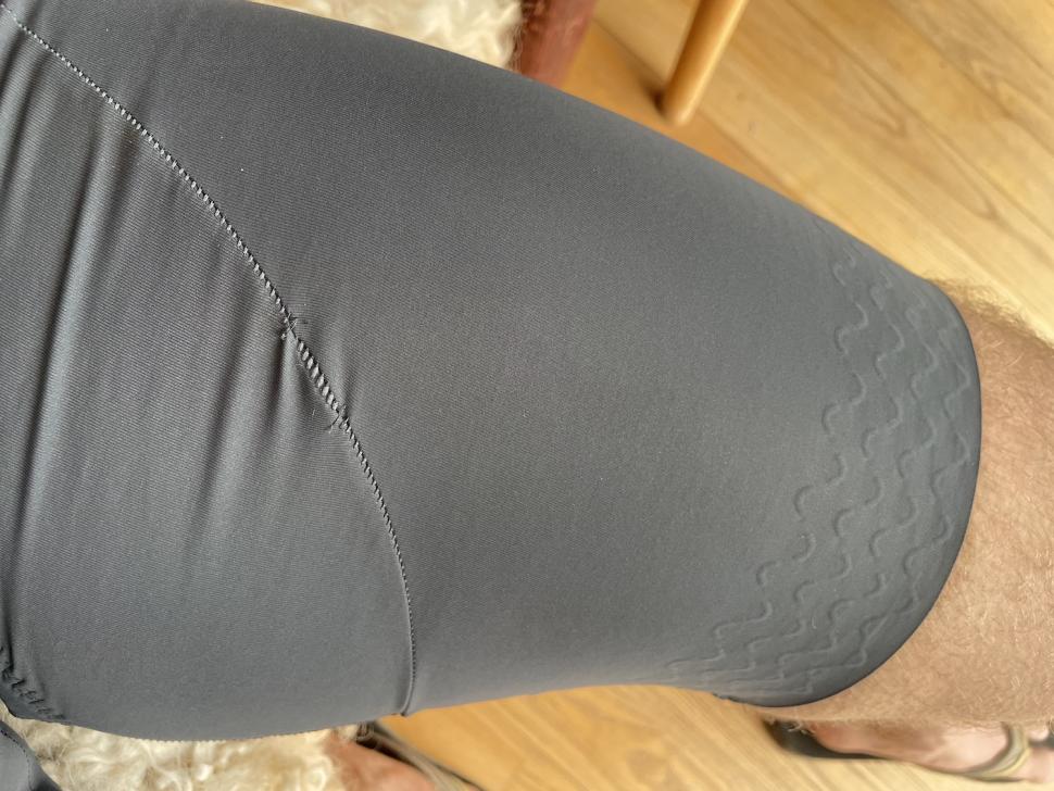 2023 Pactimo Flyte bib shorts stitching.JPG