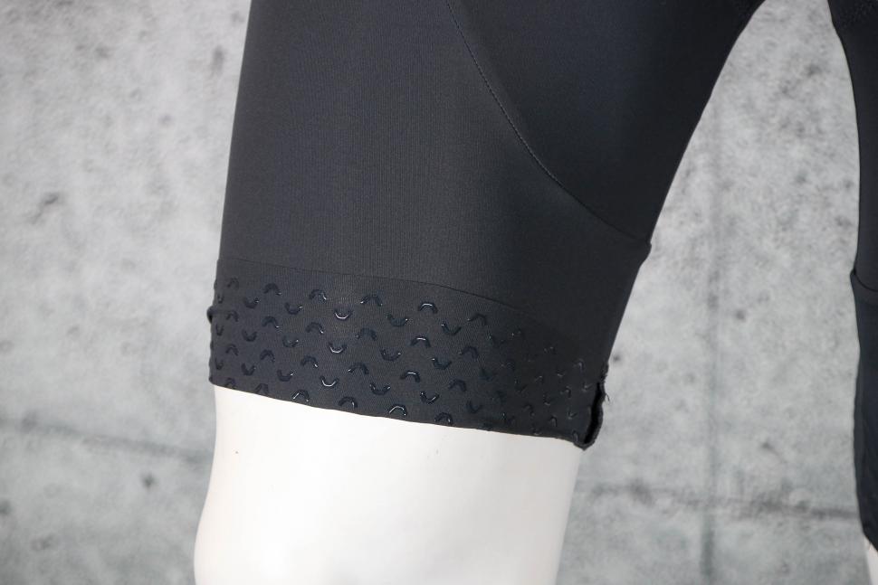 2023 Pactimo Men's Flyte Bibs - cuff gripper.jpg