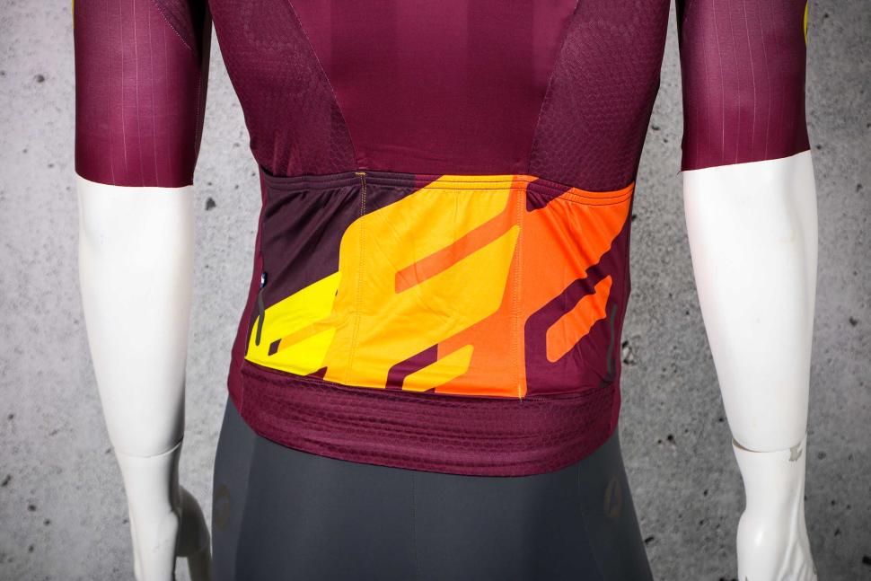 2023 Pactimo Men's Flyte Jersey - pockets.jpg