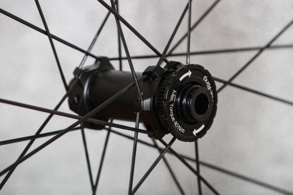 2023 Parcours Chrono wheelset - front hub 1.jpg