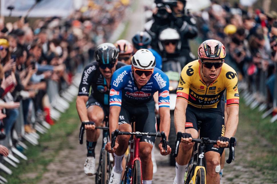 2023 Paris Roubaix Mathieu van der Poel © Zac Williams-SWpix.com - 1 (5)