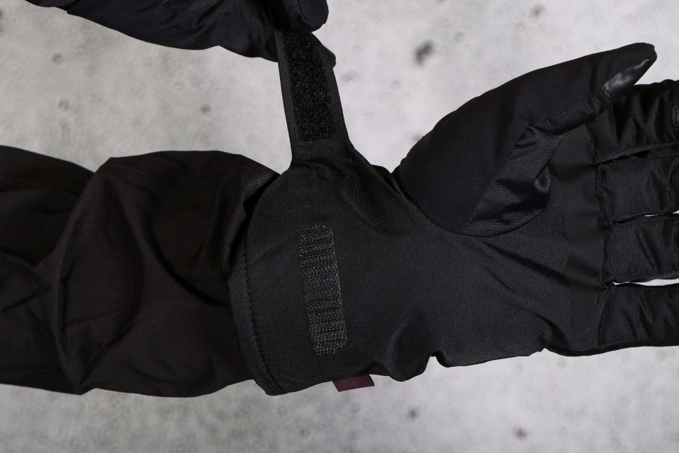 2023 Pas Normal Studios Logo Deep Winter Gloves - cuff velcro.jpg