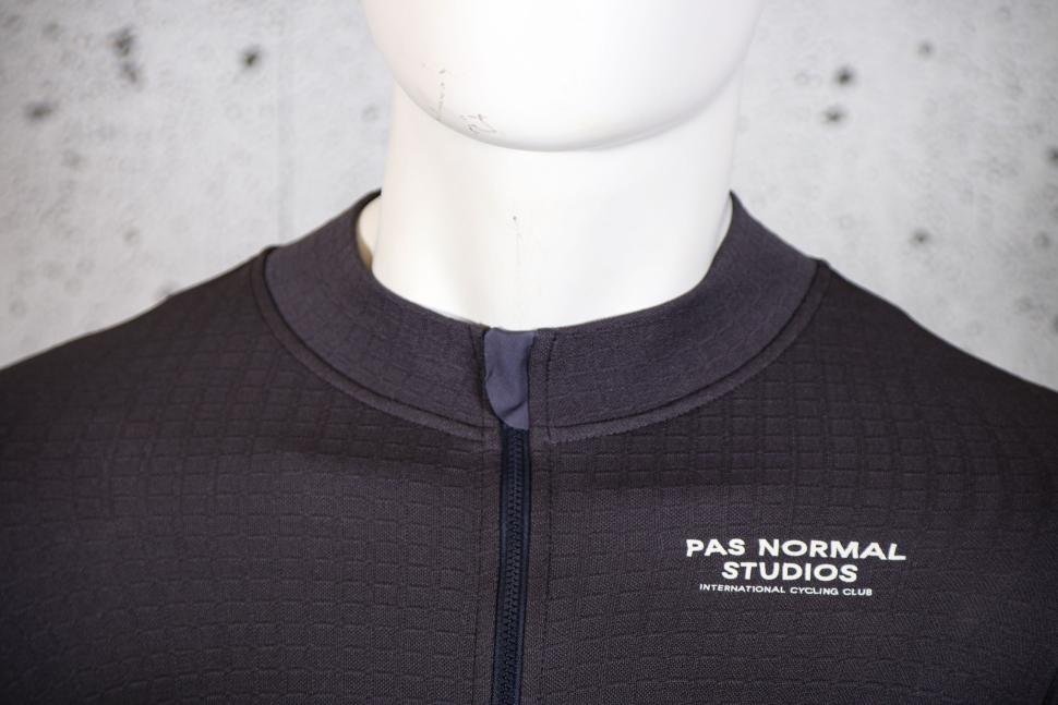 2023 Pas Normal Studios Men's Escapism Wool Long Sleeve Jersey - collar.jpg