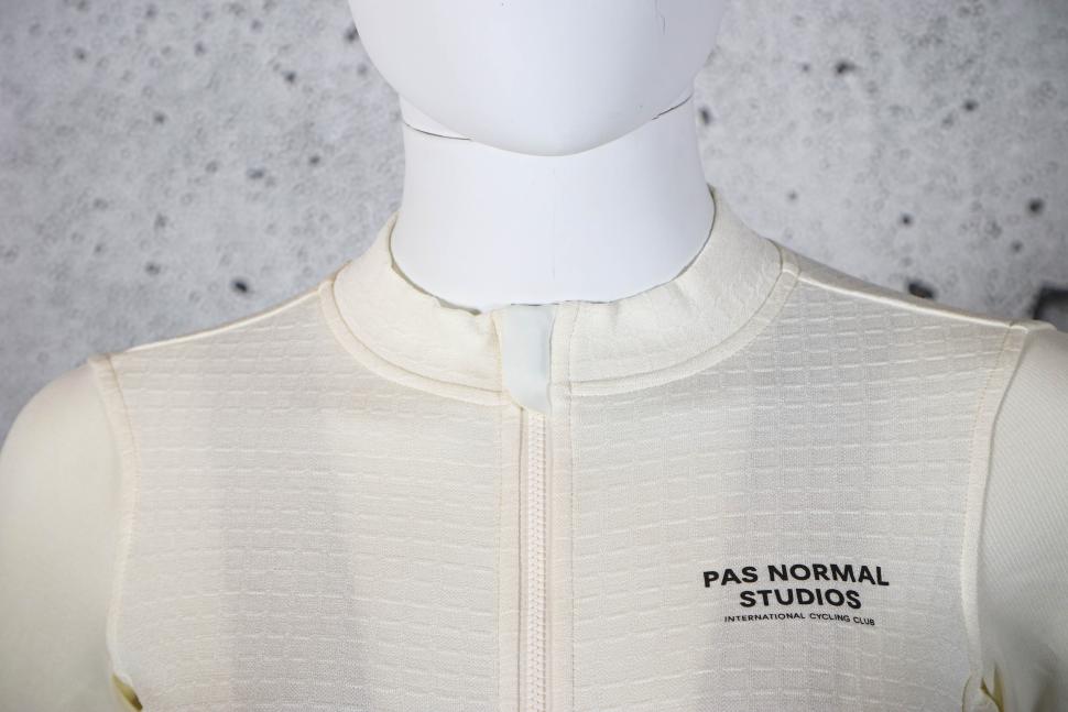 2023 Pas Normal Studios Women's Escapism Wool Long Sleeve Jersey - collar.jpg