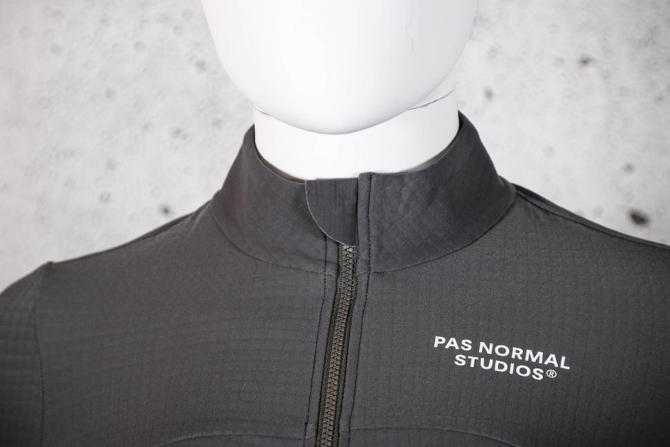 2023 Pas Normal Studios Women's Essential Long Sleeve Jersey - collar.jpg