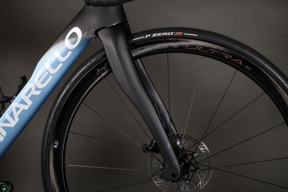 2023 Pinarello Dogma F Super Record EPS - fork.jpg