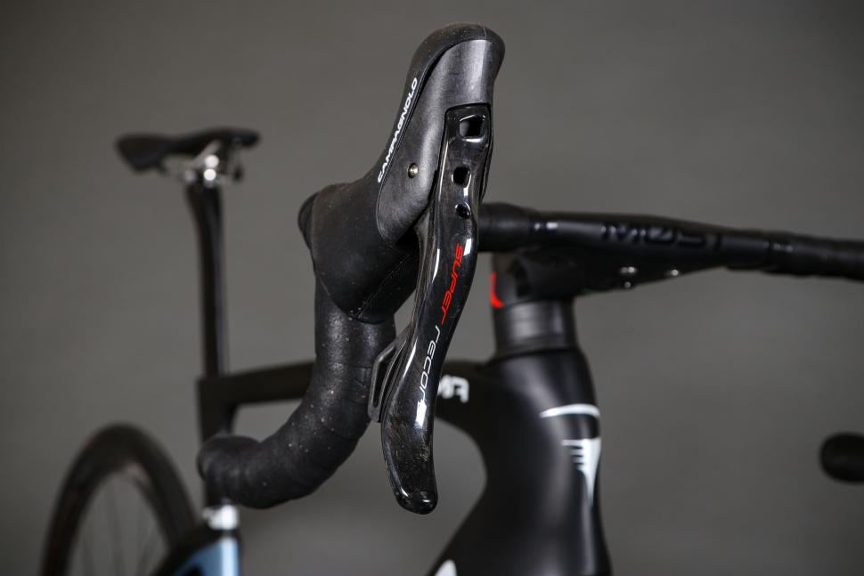2023 Pinarello Dogma F Super Record EPS - lever 2.jpg