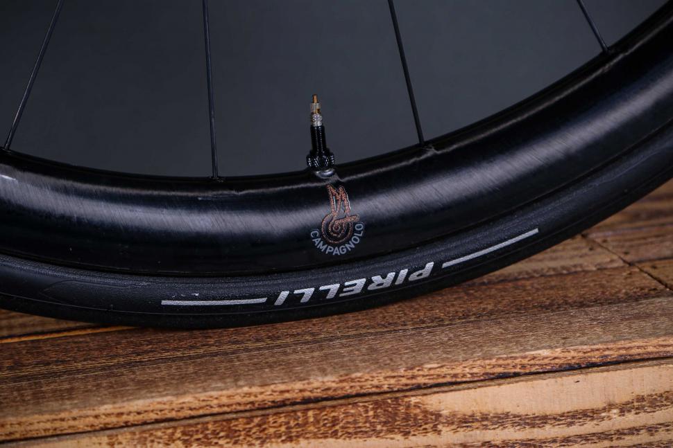 2023 Pinarello Dogma F Super Record EPS - rim 2.jpg