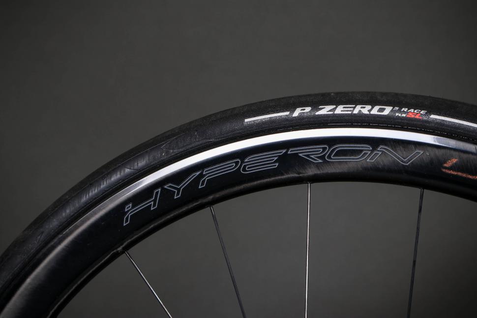 2023 Pinarello Dogma F Super Record EPS - rim 3.jpg