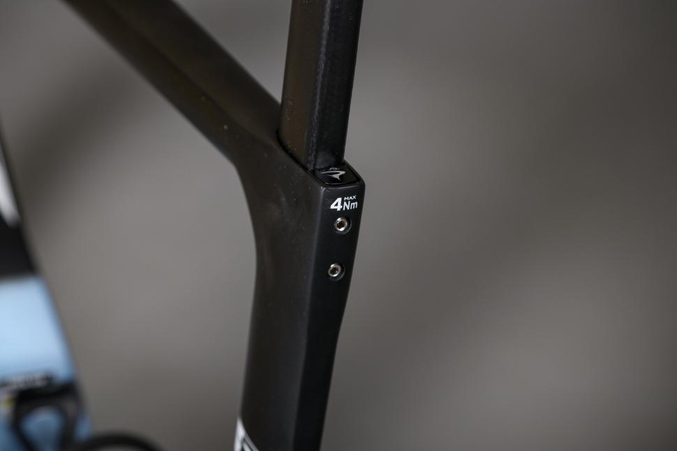 2023 Pinarello Dogma F Super Record EPS - seat post bolts.jpg