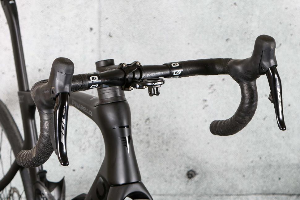 2023 Pinarello X3 105 Di2 - bars 1.jpg